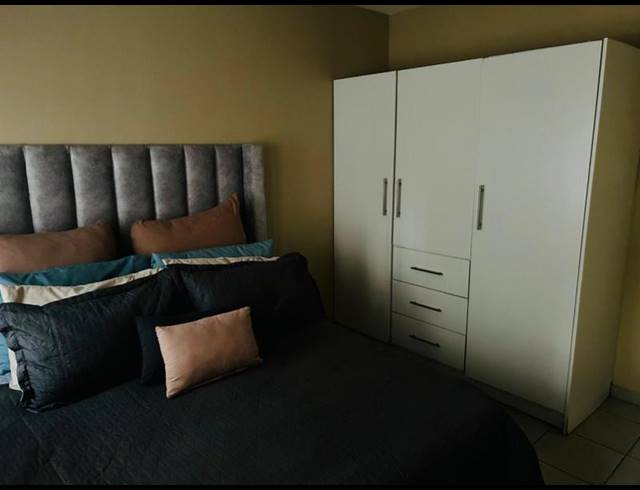 2 BEDROOM PROPERTY TO RENT IN NEWLANDS EAST
